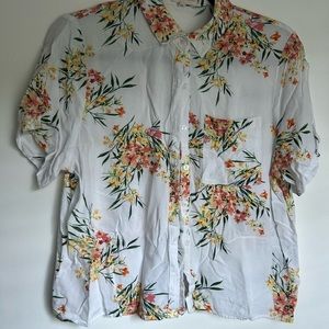Urban Girl white floral cropped button down